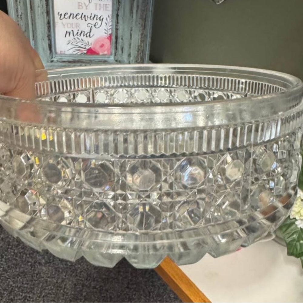 Crystal glass bowl /dish